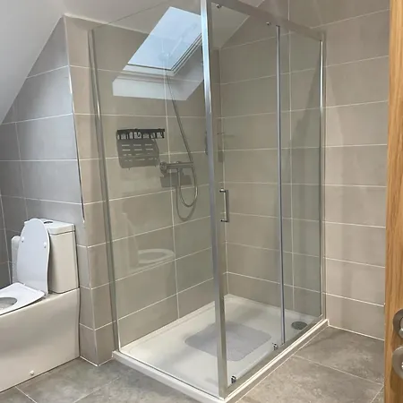 Apartment Drumkeen - - Sleeps 6 - Parking *