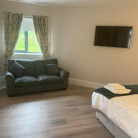 Drumkeen - - Sleeps 6 - Parking Apartment Aughagault Big