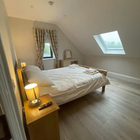 Drumkeen - - Sleeps 6 - Parking * Aughagault Big