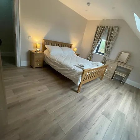 Drumkeen - - Sleeps 6 - Parking Apartment Aughagault Big