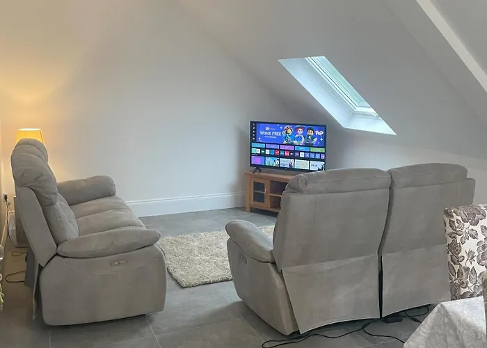 Drumkeen - - Sleeps 6 - Parking *