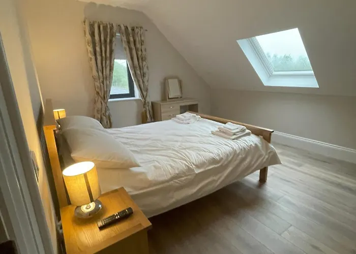 Drumkeen - - Sleeps 6 - Parking * Aughagault Big